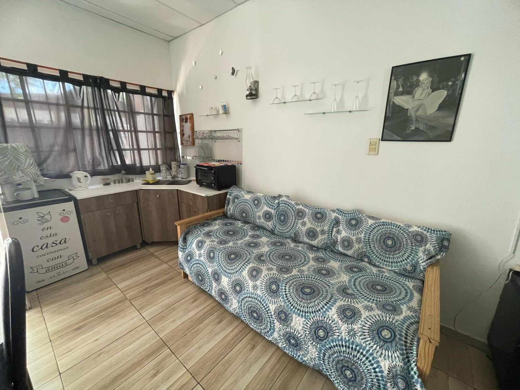 Ezeiza 1 Nuestro Lugar A 15 Minutos Del Aeropuerto Tranfer Opcional Desde Y Al Aeropuerto De Ezeiza Las 24 Horas Pet Friendly Екстериор снимка