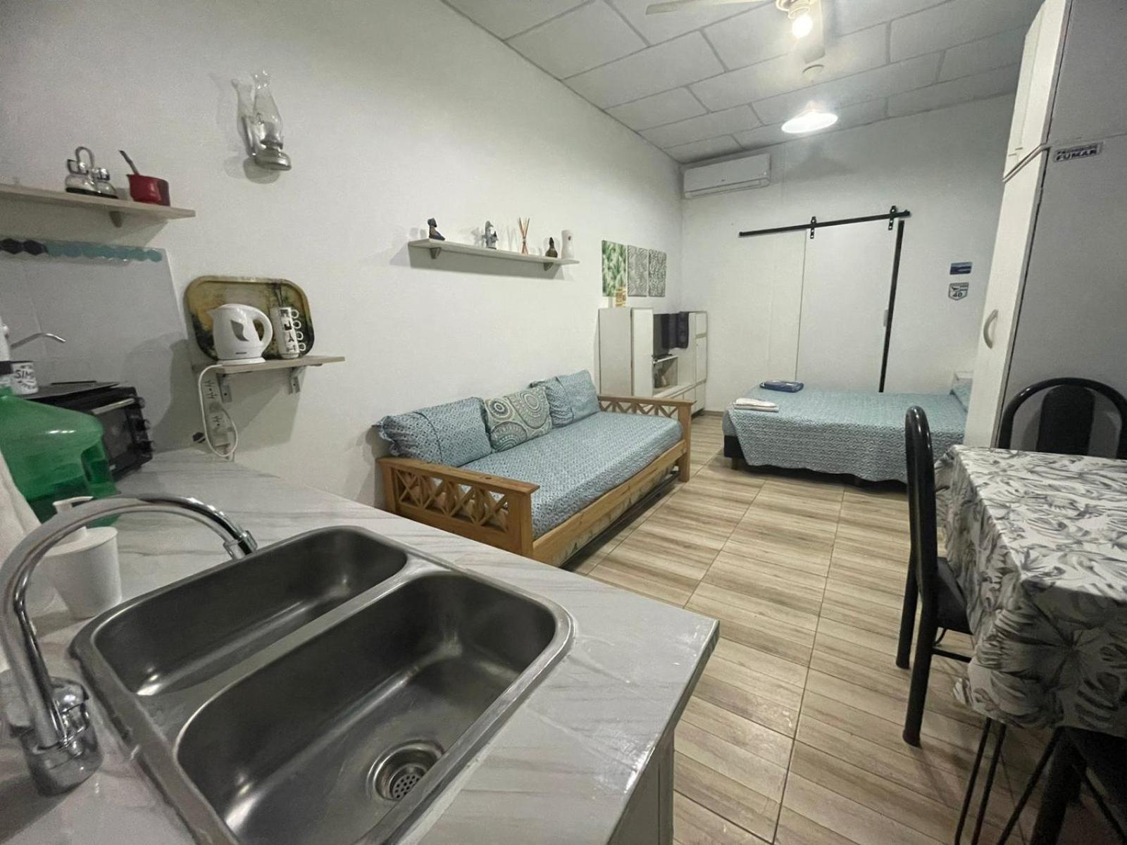 Ezeiza 1 Nuestro Lugar A 15 Minutos Del Aeropuerto Tranfer Opcional Desde Y Al Aeropuerto De Ezeiza Las 24 Horas Pet Friendly Екстериор снимка